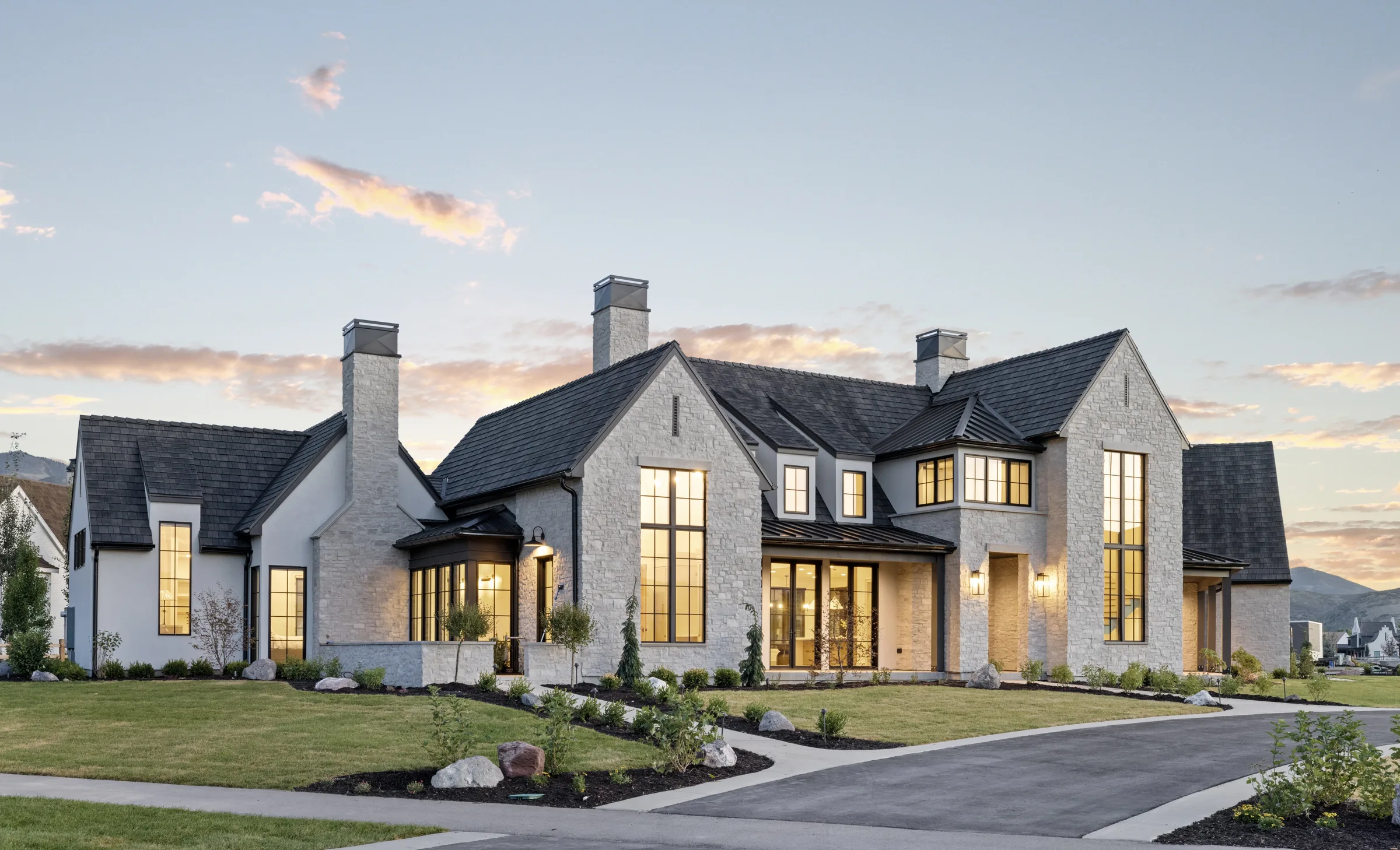 Photography: Exterior, dusk