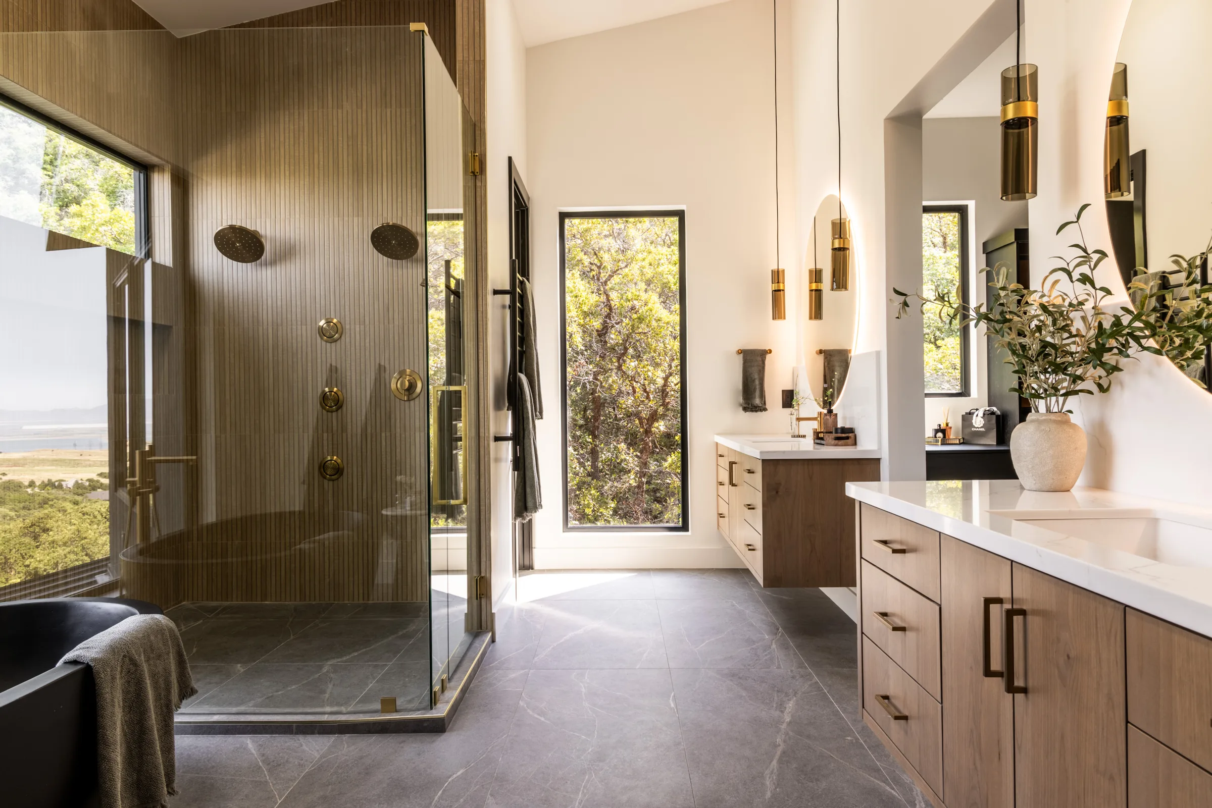 Ridge House, Primary bath