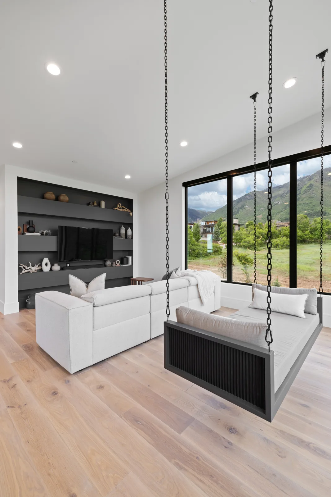 Living room, finished